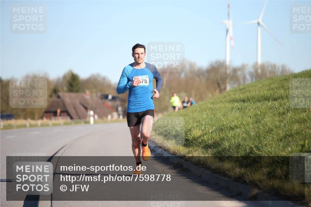 06.04.2025 - 44. Internationalen Wilhelmsburger Insellauf Jannik Wohlers http://msf.ph/oto/7598778 06.04.2025 09:17:57 Laufen 75 meine-sportfotos.de