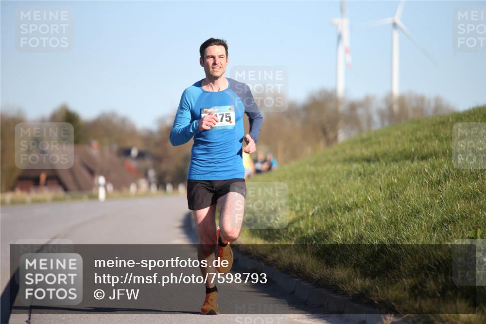 06.04.2025 - 44. Internationalen Wilhelmsburger Insellauf Jannik Wohlers http://msf.ph/oto/7598793 06.04.2025 09:17:58 Laufen 75 meine-sportfotos.de