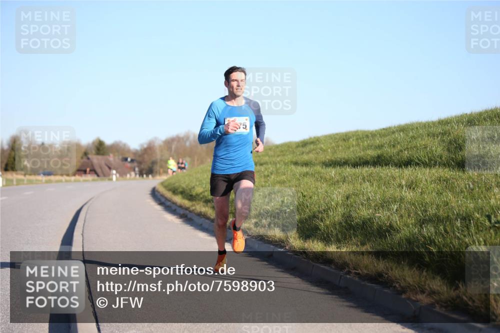 06.04.2025 - 44. Internationalen Wilhelmsburger Insellauf Jannik Wohlers http://msf.ph/oto/7598903 06.04.2025 09:17:59 Laufen 5 meine-sportfotos.de