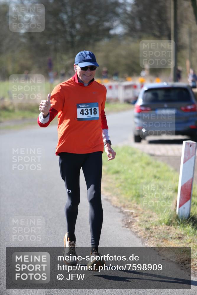 06.04.2025 - 44. Internationalen Wilhelmsburger Insellauf Jannik Wohlers http://msf.ph/oto/7598909 06.04.2025 10:39:01 Laufen 4318 meine-sportfotos.de