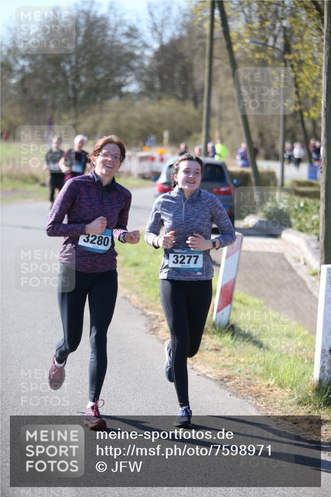 06.04.2025 - 44. Internationalen Wilhelmsburger Insellauf Jannik Wohlers http://msf.ph/oto/7598971 06.04.2025 10:39:25 Laufen 3280, 3277 meine-sportfotos.de