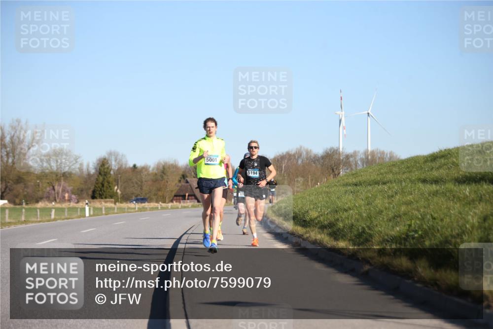 06.04.2025 - 44. Internationalen Wilhelmsburger Insellauf Jannik Wohlers http://msf.ph/oto/7599079 06.04.2025 09:18:16 Laufen 5001, 5194 meine-sportfotos.de