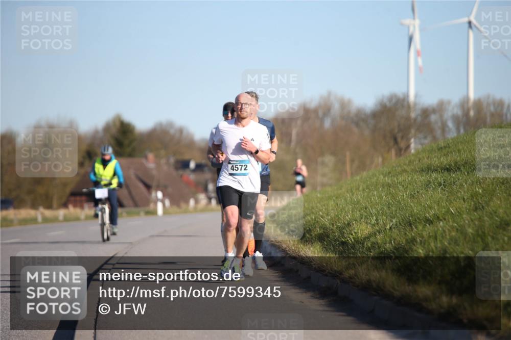 06.04.2025 - 44. Internationalen Wilhelmsburger Insellauf Jannik Wohlers http://msf.ph/oto/7599345 06.04.2025 09:18:23 Laufen 4572 meine-sportfotos.de