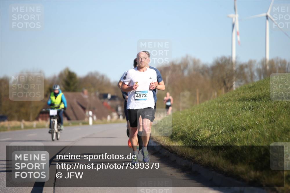 06.04.2025 - 44. Internationalen Wilhelmsburger Insellauf Jannik Wohlers http://msf.ph/oto/7599379 06.04.2025 09:18:23 Laufen 4572 meine-sportfotos.de