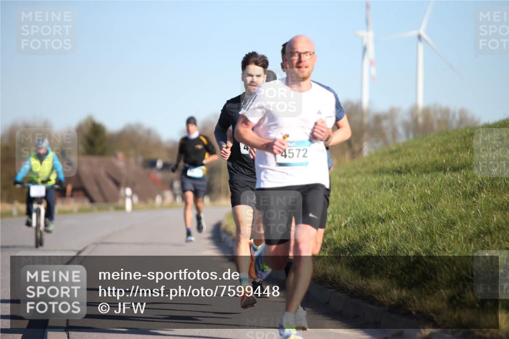 06.04.2025 - 44. Internationalen Wilhelmsburger Insellauf Jannik Wohlers http://msf.ph/oto/7599448 06.04.2025 09:18:25 Laufen 4572 meine-sportfotos.de