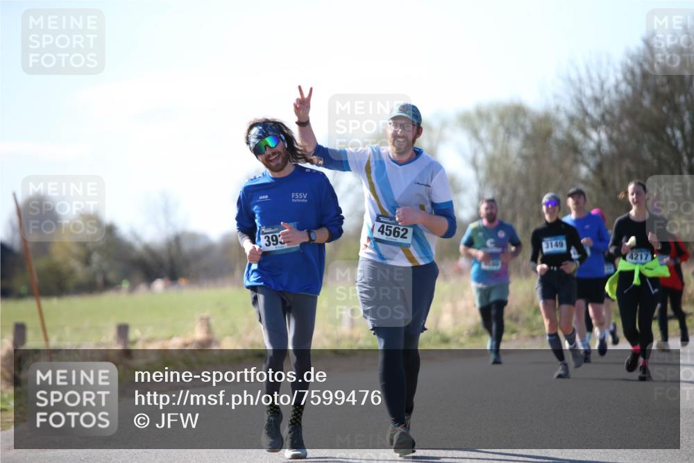 06.04.2025 - 44. Internationalen Wilhelmsburger Insellauf Jannik Wohlers http://msf.ph/oto/7599476 06.04.2025 10:40:26 Laufen 393, 4562, 4680, 3149, 4217 meine-sportfotos.de