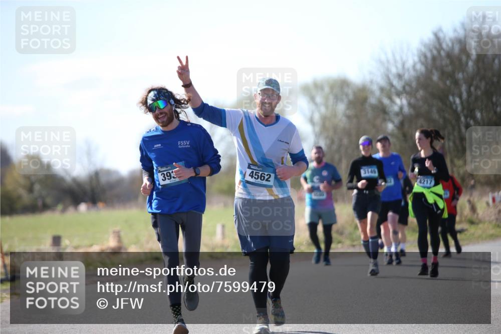 06.04.2025 - 44. Internationalen Wilhelmsburger Insellauf Jannik Wohlers http://msf.ph/oto/7599479 06.04.2025 10:40:26 Laufen 393, 4562, 3149, 4217 meine-sportfotos.de
