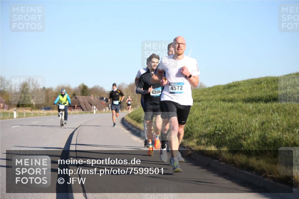 06.04.2025 - 44. Internationalen Wilhelmsburger Insellauf Jannik Wohlers http://msf.ph/oto/7599501 06.04.2025 09:18:26 Laufen 4206, 4572 meine-sportfotos.de