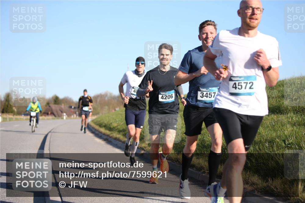 06.04.2025 - 44. Internationalen Wilhelmsburger Insellauf Jannik Wohlers http://msf.ph/oto/7599621 06.04.2025 09:18:27 Laufen 40, 4206, 3457, 4572 meine-sportfotos.de