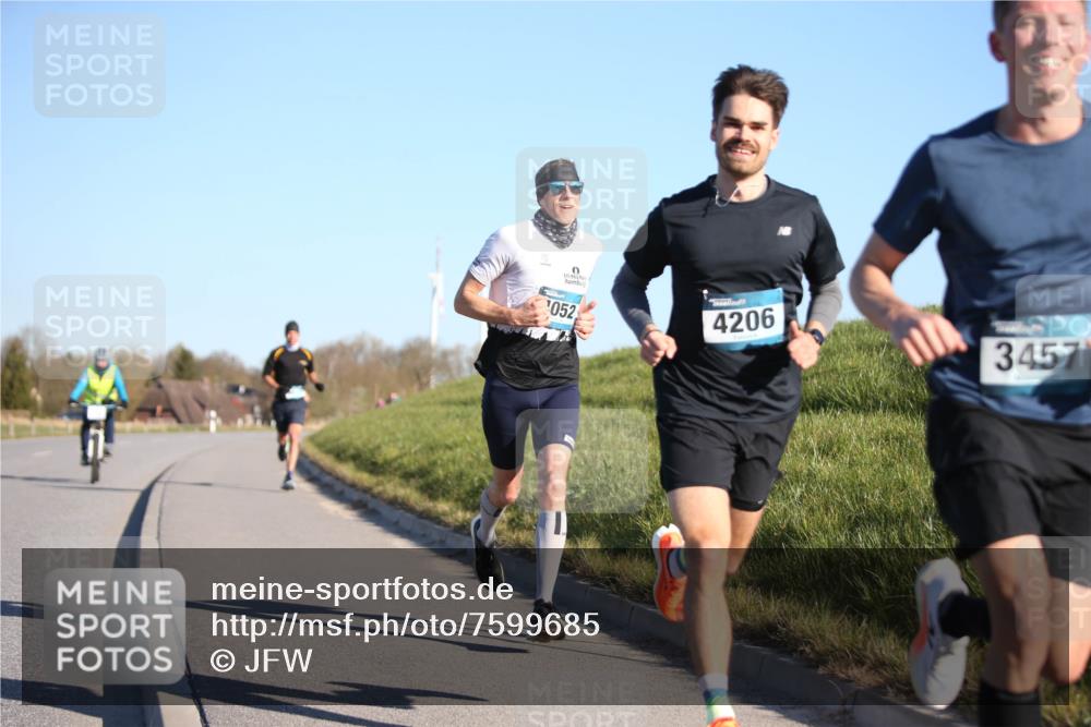 06.04.2025 - 44. Internationalen Wilhelmsburger Insellauf Jannik Wohlers http://msf.ph/oto/7599685 06.04.2025 09:18:28 Laufen 0, 052, 4206, 3457 meine-sportfotos.de