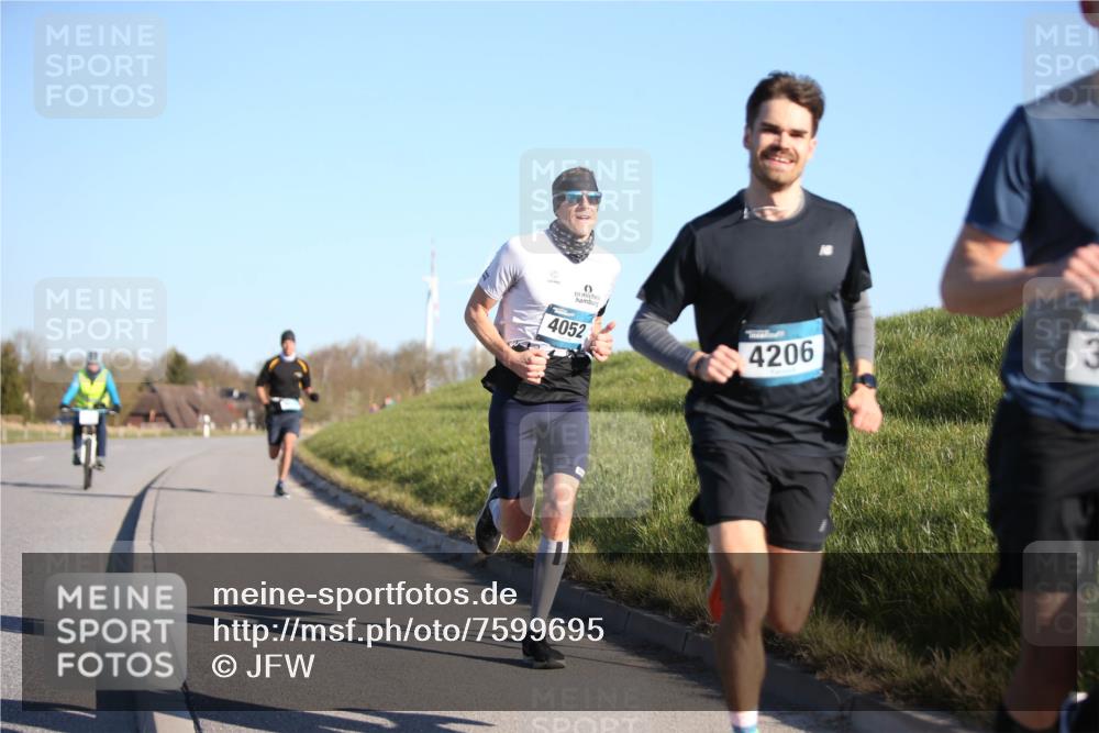06.04.2025 - 44. Internationalen Wilhelmsburger Insellauf Jannik Wohlers http://msf.ph/oto/7599695 06.04.2025 09:18:28 Laufen 4052, 4206, 3 meine-sportfotos.de
