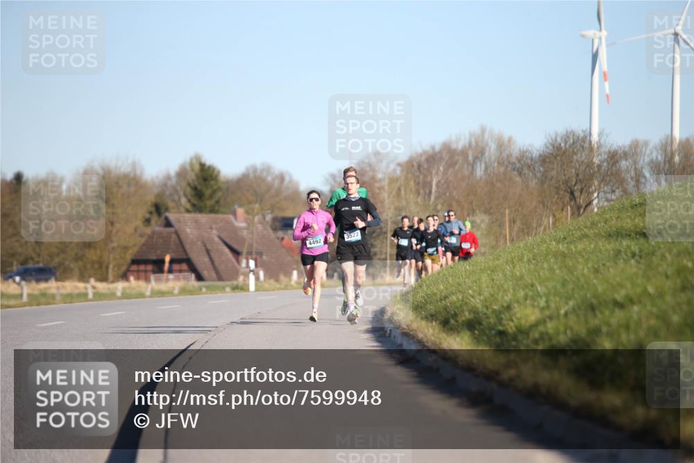 06.04.2025 - 44. Internationalen Wilhelmsburger Insellauf Jannik Wohlers http://msf.ph/oto/7599948 06.04.2025 09:18:45 Laufen  meine-sportfotos.de
