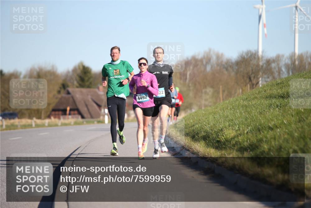 06.04.2025 - 44. Internationalen Wilhelmsburger Insellauf Jannik Wohlers http://msf.ph/oto/7599959 06.04.2025 09:18:49 Laufen 4492, 22 meine-sportfotos.de