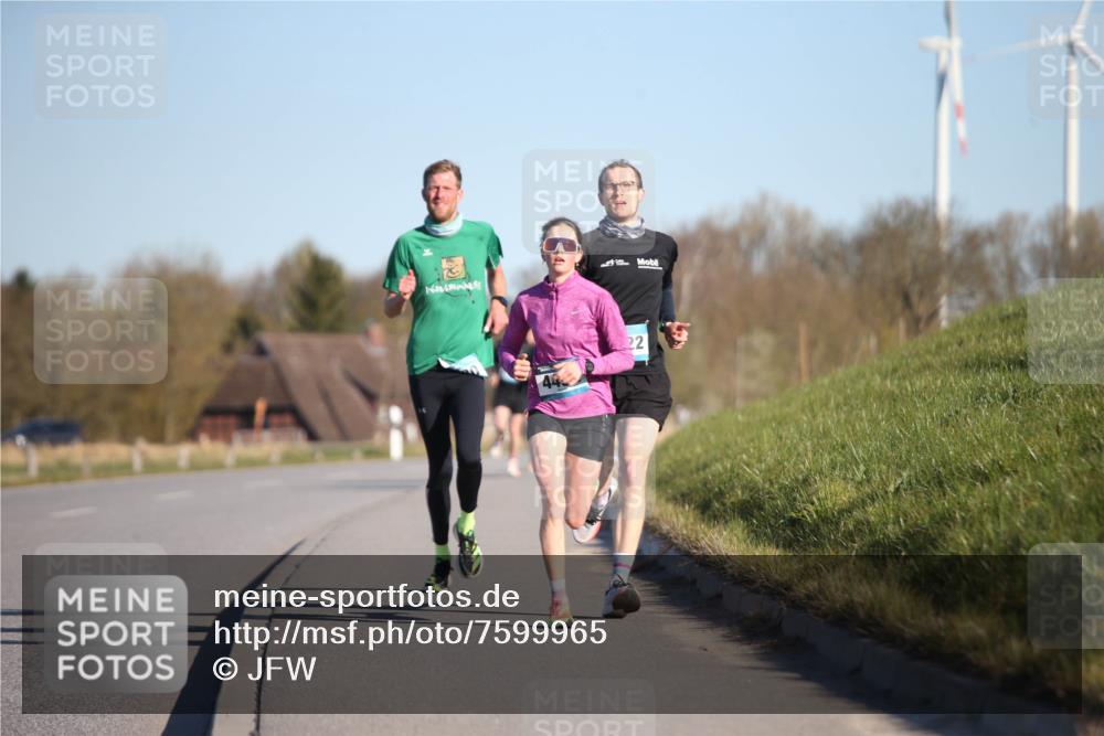 06.04.2025 - 44. Internationalen Wilhelmsburger Insellauf Jannik Wohlers http://msf.ph/oto/7599965 06.04.2025 09:18:50 Laufen 22 meine-sportfotos.de