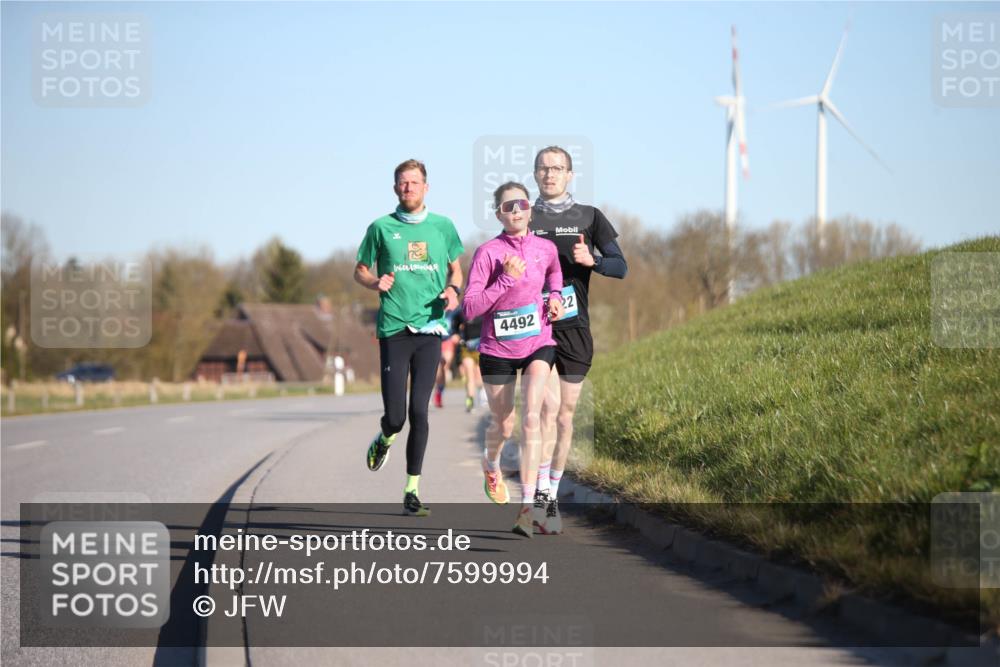 06.04.2025 - 44. Internationalen Wilhelmsburger Insellauf Jannik Wohlers http://msf.ph/oto/7599994 06.04.2025 09:18:51 Laufen 4492, 22 meine-sportfotos.de