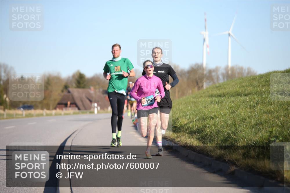 06.04.2025 - 44. Internationalen Wilhelmsburger Insellauf Jannik Wohlers http://msf.ph/oto/7600007 06.04.2025 09:18:51 Laufen 492, 35 meine-sportfotos.de
