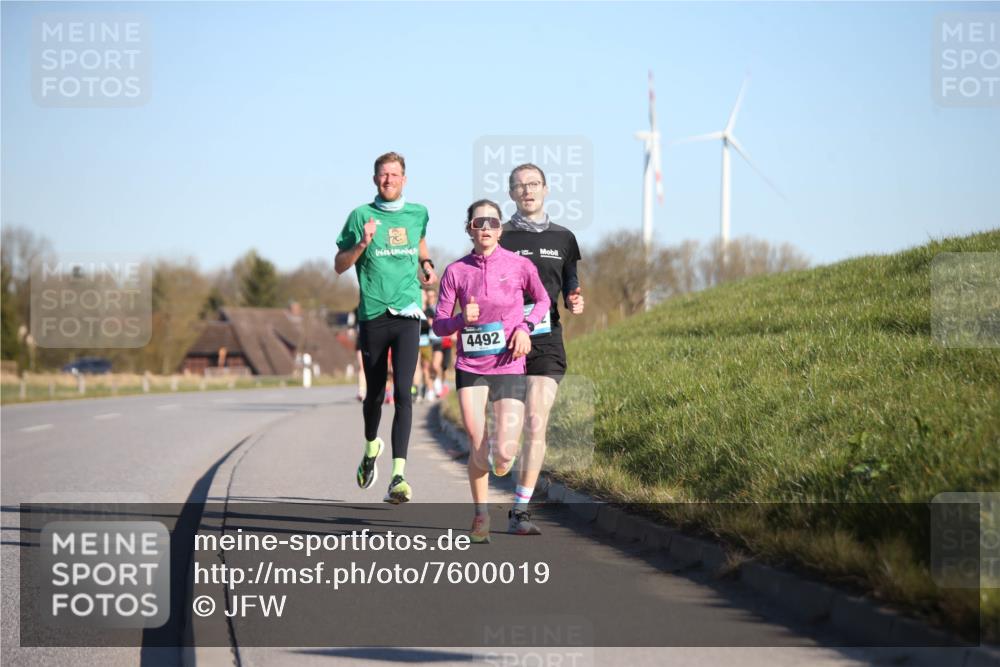 06.04.2025 - 44. Internationalen Wilhelmsburger Insellauf Jannik Wohlers http://msf.ph/oto/7600019 06.04.2025 09:18:52 Laufen 4492 meine-sportfotos.de