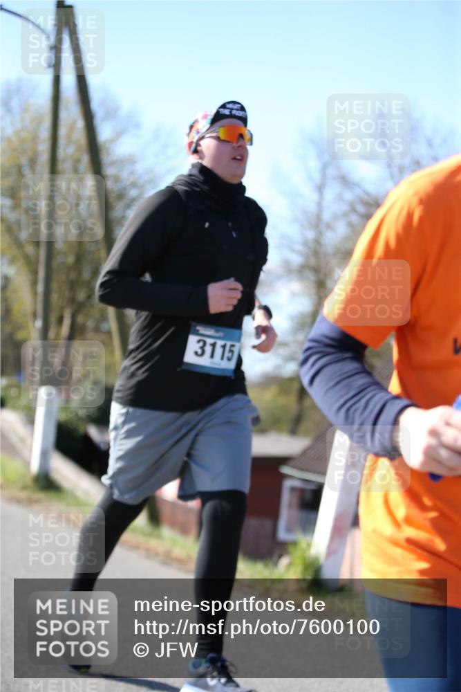 06.04.2025 - 44. Internationalen Wilhelmsburger Insellauf Jannik Wohlers http://msf.ph/oto/7600100 06.04.2025 10:41:28 Laufen 3115 meine-sportfotos.de