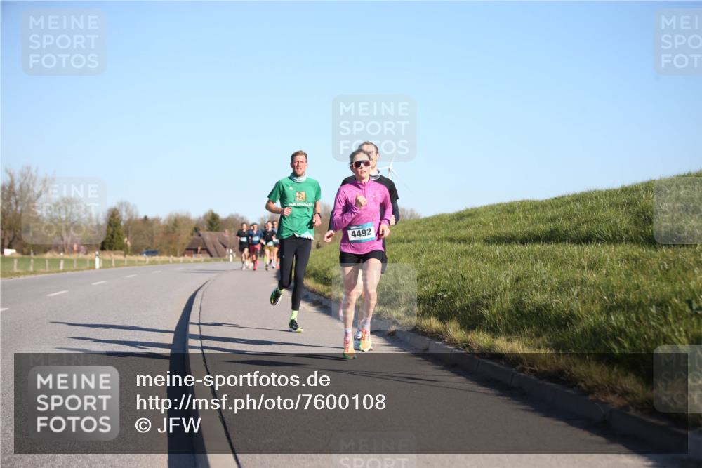 06.04.2025 - 44. Internationalen Wilhelmsburger Insellauf Jannik Wohlers http://msf.ph/oto/7600108 06.04.2025 09:18:53 Laufen 4492 meine-sportfotos.de