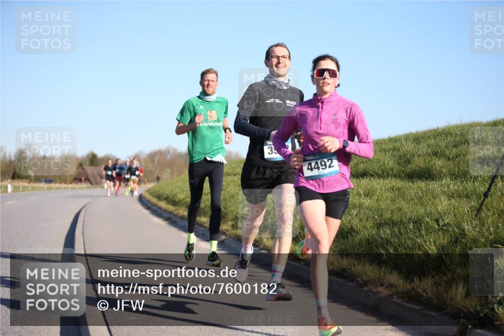 06.04.2025 - 44. Internationalen Wilhelmsburger Insellauf Jannik Wohlers http://msf.ph/oto/7600182 06.04.2025 09:18:54 Laufen 3, 4492 meine-sportfotos.de
