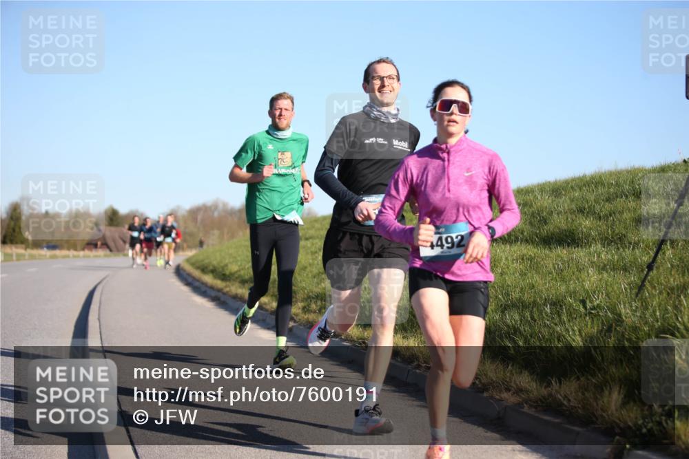 06.04.2025 - 44. Internationalen Wilhelmsburger Insellauf Jannik Wohlers http://msf.ph/oto/7600191 06.04.2025 09:18:55 Laufen 492 meine-sportfotos.de