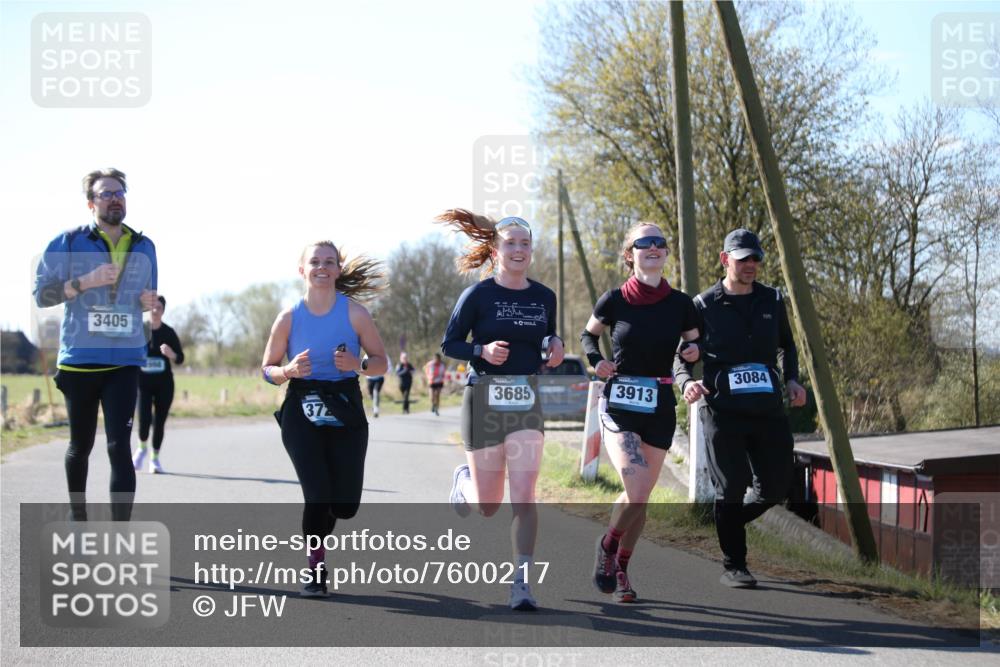 06.04.2025 - 44. Internationalen Wilhelmsburger Insellauf Jannik Wohlers http://msf.ph/oto/7600217 06.04.2025 10:41:39 Laufen 3405, 994, 3084, 3685, 3913, 37 meine-sportfotos.de