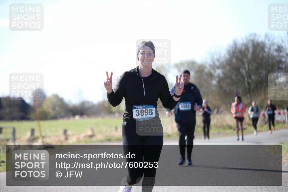 06.04.2025 - 44. Internationalen Wilhelmsburger Insellauf Jannik Wohlers http://msf.ph/oto/7600253 06.04.2025 10:41:42 Laufen 3998, 3002 meine-sportfotos.de