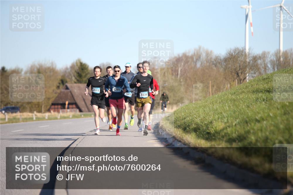 06.04.2025 - 44. Internationalen Wilhelmsburger Insellauf Jannik Wohlers http://msf.ph/oto/7600264 06.04.2025 09:18:56 Laufen 4511, 4285, 3961, 4439 meine-sportfotos.de
