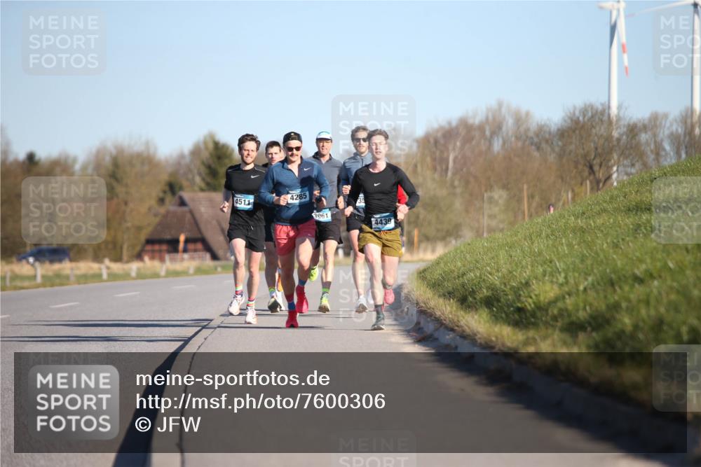 06.04.2025 - 44. Internationalen Wilhelmsburger Insellauf Jannik Wohlers http://msf.ph/oto/7600306 06.04.2025 09:18:58 Laufen 4511, 4285, 3961, 4439 meine-sportfotos.de