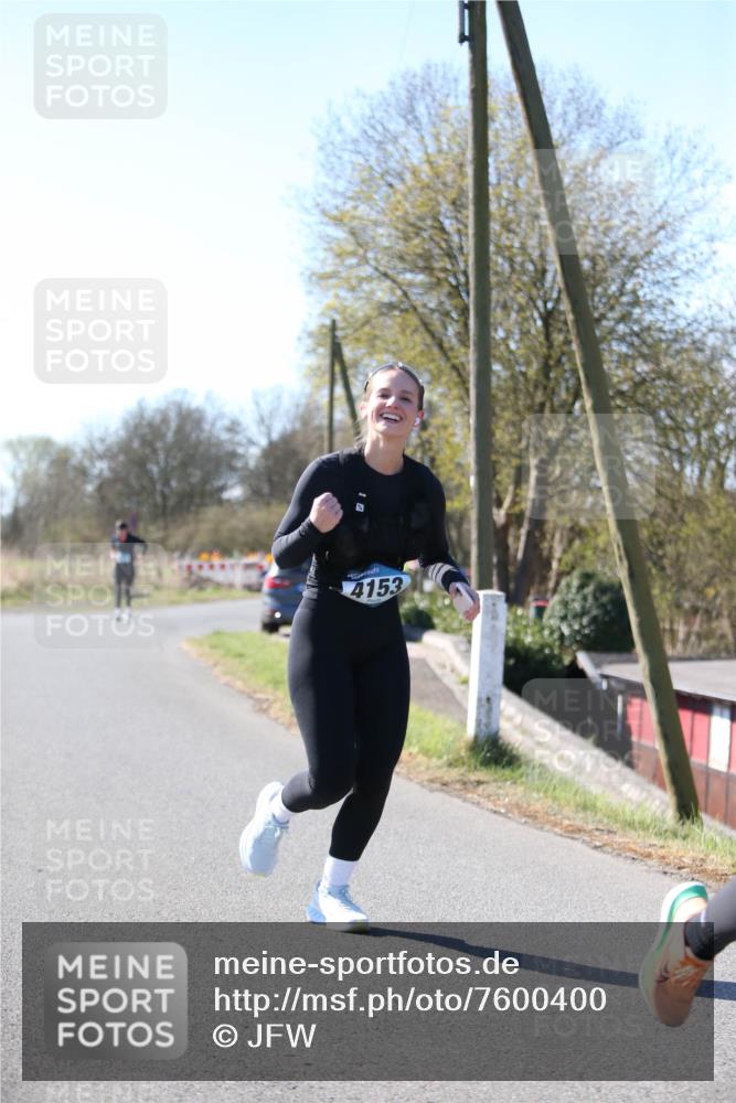 06.04.2025 - 44. Internationalen Wilhelmsburger Insellauf Jannik Wohlers http://msf.ph/oto/7600400 06.04.2025 10:42:02 Laufen 4153 meine-sportfotos.de