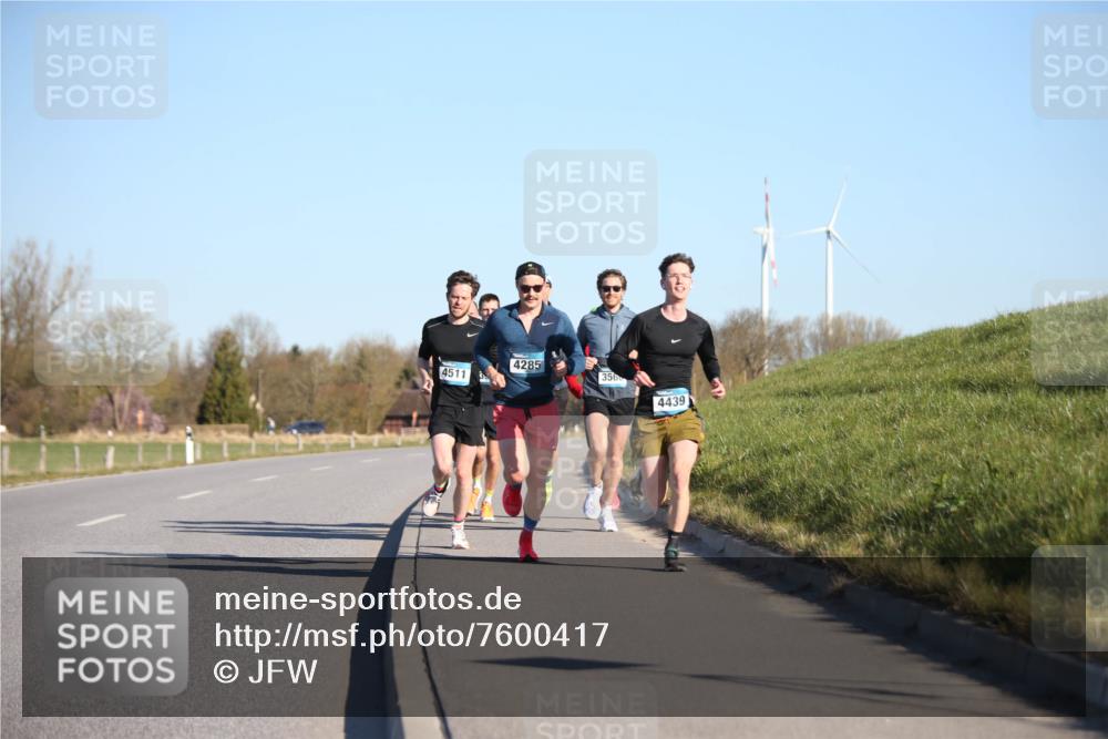 06.04.2025 - 44. Internationalen Wilhelmsburger Insellauf Jannik Wohlers http://msf.ph/oto/7600417 06.04.2025 09:19:02 Laufen 4285, 4511, 356, 4439 meine-sportfotos.de