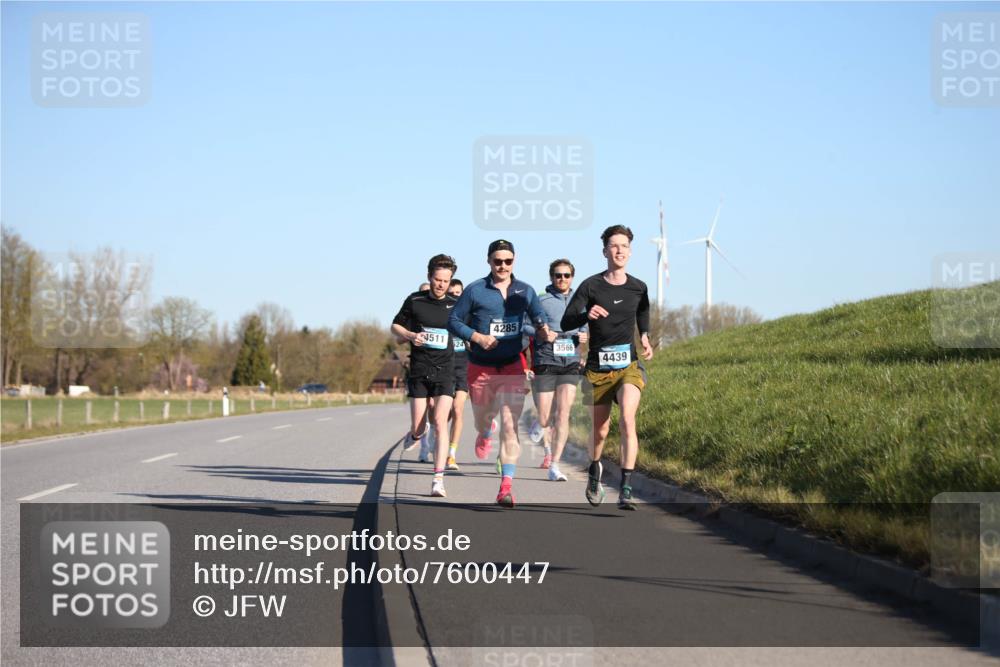06.04.2025 - 44. Internationalen Wilhelmsburger Insellauf Jannik Wohlers http://msf.ph/oto/7600447 06.04.2025 09:19:02 Laufen 4511, 524, 4285, 3566, 4439 meine-sportfotos.de