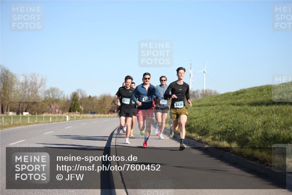06.04.2025 - 44. Internationalen Wilhelmsburger Insellauf Jannik Wohlers http://msf.ph/oto/7600452 06.04.2025 09:19:02 Laufen 4285, 4511, 3566, 4439 meine-sportfotos.de