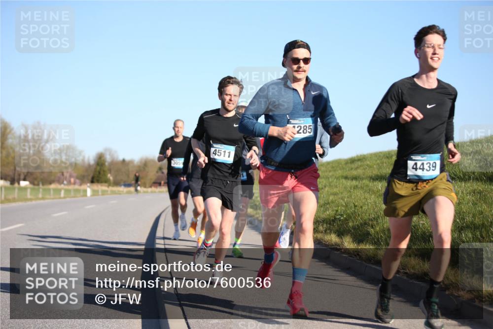 06.04.2025 - 44. Internationalen Wilhelmsburger Insellauf Jannik Wohlers http://msf.ph/oto/7600536 06.04.2025 09:19:04 Laufen 3059, 4511, 285, 4439 meine-sportfotos.de