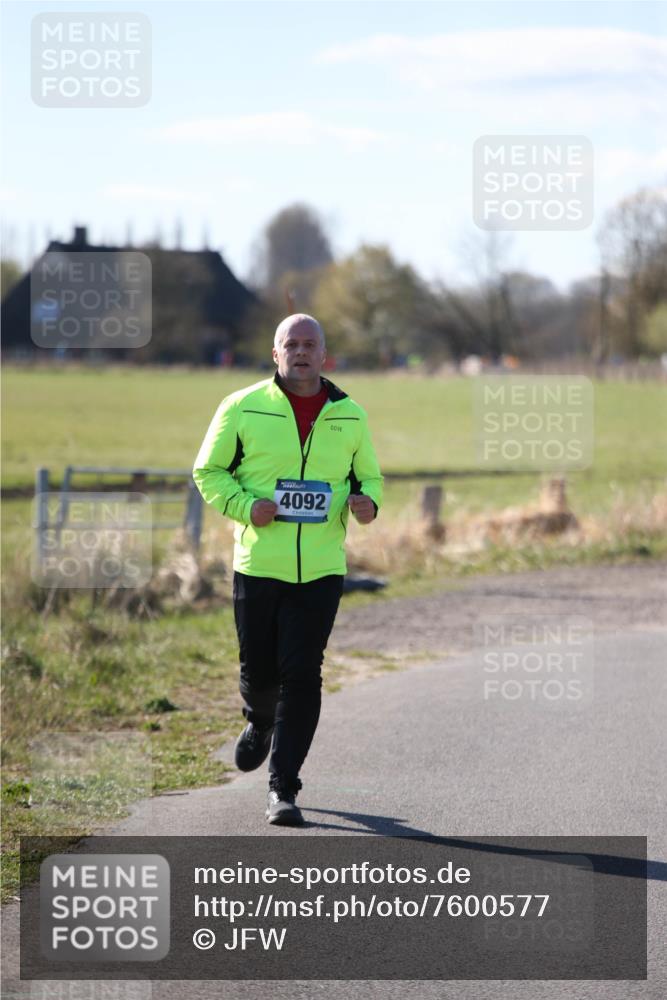 06.04.2025 - 44. Internationalen Wilhelmsburger Insellauf Jannik Wohlers http://msf.ph/oto/7600577 06.04.2025 10:42:45 Laufen 4092 meine-sportfotos.de