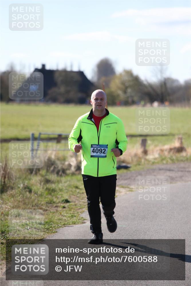 06.04.2025 - 44. Internationalen Wilhelmsburger Insellauf Jannik Wohlers http://msf.ph/oto/7600588 06.04.2025 10:42:46 Laufen 4092 meine-sportfotos.de