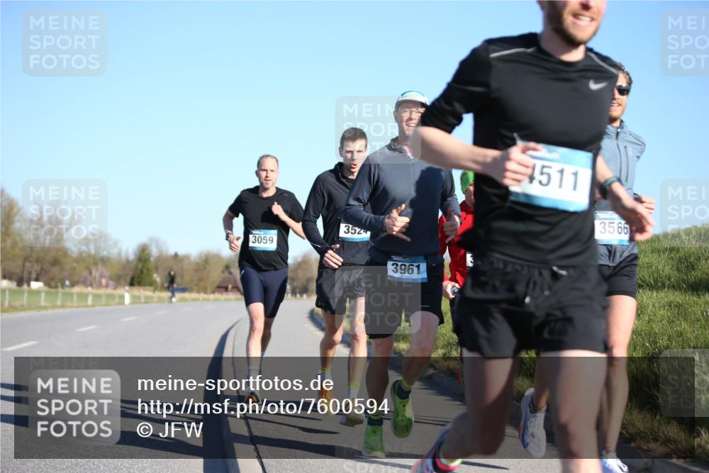 06.04.2025 - 44. Internationalen Wilhelmsburger Insellauf Jannik Wohlers http://msf.ph/oto/7600594 06.04.2025 09:19:05 Laufen 3059, 352, 3961, 4511, 3566 meine-sportfotos.de