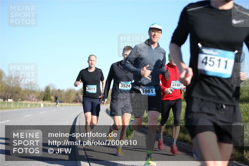 06.04.2025 - 44. Internationalen Wilhelmsburger Insellauf Jannik Wohlers http://msf.ph/oto/7600610 06.04.2025 09:19:06 Laufen 3059, 3524, 3961, 3189, 4511 meine-sportfotos.de