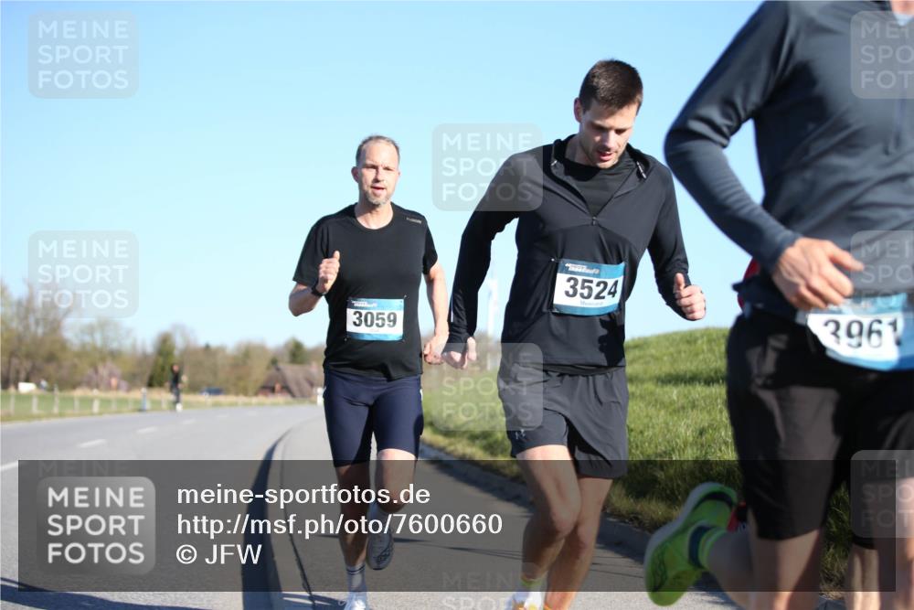 06.04.2025 - 44. Internationalen Wilhelmsburger Insellauf Jannik Wohlers http://msf.ph/oto/7600660 06.04.2025 09:19:06 Laufen 3059, 3524, 3961 meine-sportfotos.de