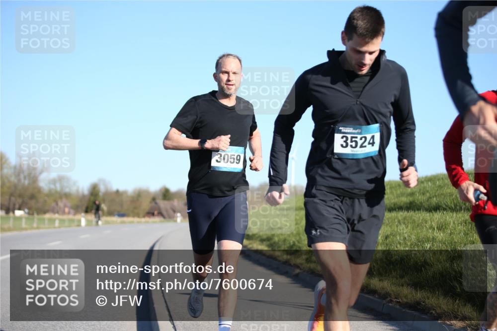 06.04.2025 - 44. Internationalen Wilhelmsburger Insellauf Jannik Wohlers http://msf.ph/oto/7600674 06.04.2025 09:19:06 Laufen 3059, 3524 meine-sportfotos.de