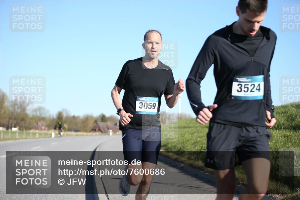 06.04.2025 - 44. Internationalen Wilhelmsburger Insellauf Jannik Wohlers http://msf.ph/oto/7600686 06.04.2025 09:19:07 Laufen 3059, 3524 meine-sportfotos.de
