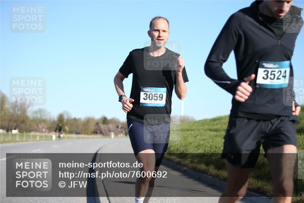 06.04.2025 - 44. Internationalen Wilhelmsburger Insellauf Jannik Wohlers http://msf.ph/oto/7600692 06.04.2025 09:19:07 Laufen 3059, 3524 meine-sportfotos.de