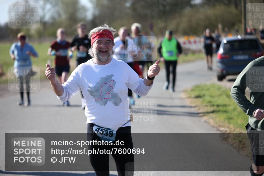 06.04.2025 - 44. Internationalen Wilhelmsburger Insellauf Jannik Wohlers http://msf.ph/oto/7600694 06.04.2025 10:43:02 Laufen 4539 meine-sportfotos.de