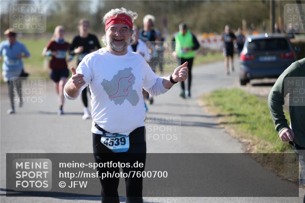 06.04.2025 - 44. Internationalen Wilhelmsburger Insellauf Jannik Wohlers http://msf.ph/oto/7600700 06.04.2025 10:43:02 Laufen 4539 meine-sportfotos.de