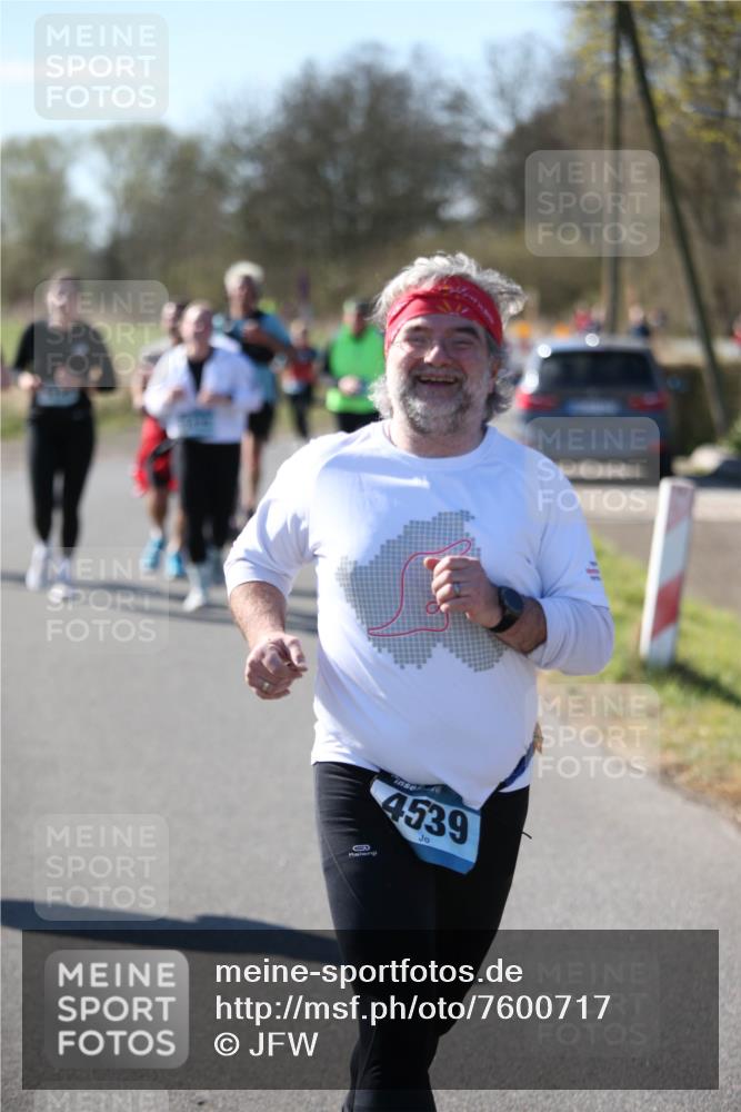 06.04.2025 - 44. Internationalen Wilhelmsburger Insellauf Jannik Wohlers http://msf.ph/oto/7600717 06.04.2025 10:43:03 Laufen 4539 meine-sportfotos.de
