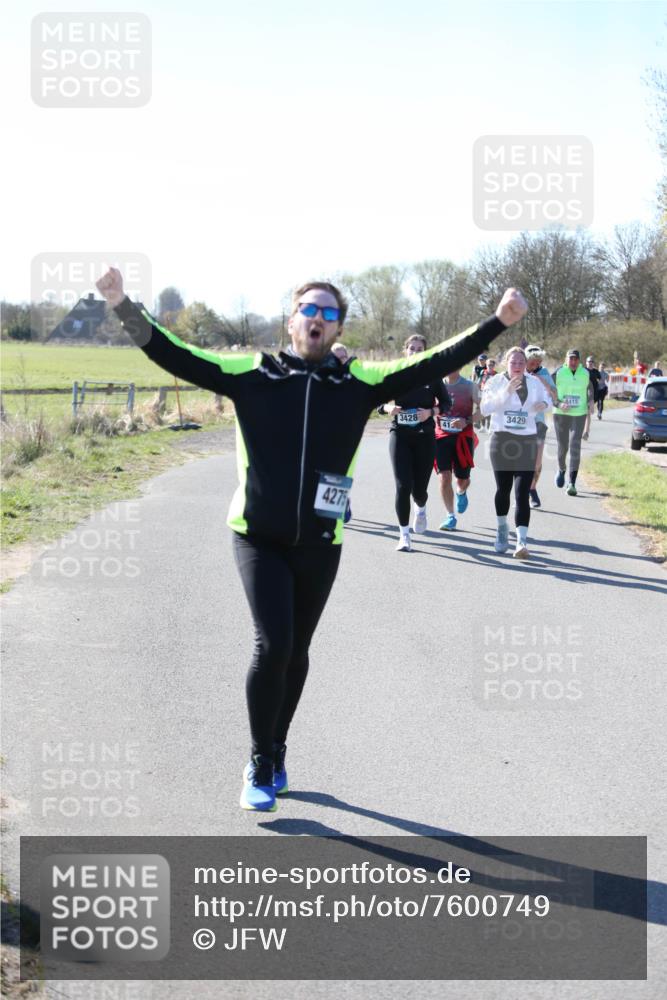 06.04.2025 - 44. Internationalen Wilhelmsburger Insellauf Jannik Wohlers http://msf.ph/oto/7600749 06.04.2025 10:43:05 Laufen 4275, 3428, 41, 3429, 4415 meine-sportfotos.de