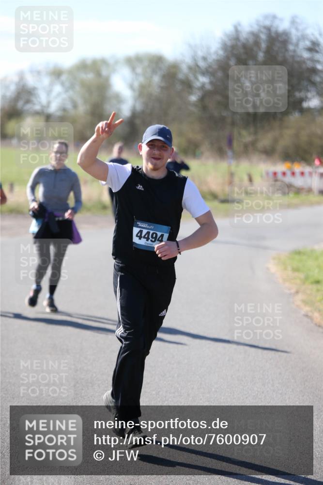 06.04.2025 - 44. Internationalen Wilhelmsburger Insellauf Jannik Wohlers http://msf.ph/oto/7600907 06.04.2025 10:43:20 Laufen 4494 meine-sportfotos.de