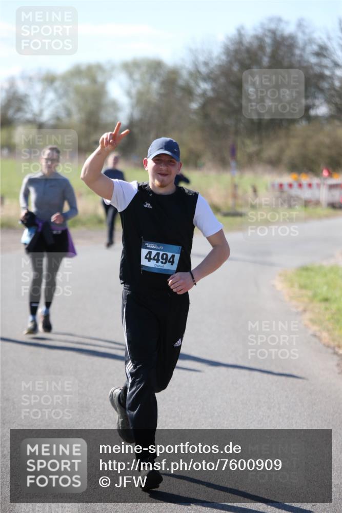 06.04.2025 - 44. Internationalen Wilhelmsburger Insellauf Jannik Wohlers http://msf.ph/oto/7600909 06.04.2025 10:43:20 Laufen 4494 meine-sportfotos.de