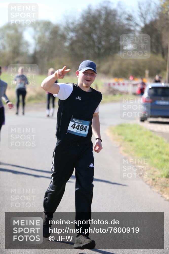 06.04.2025 - 44. Internationalen Wilhelmsburger Insellauf Jannik Wohlers http://msf.ph/oto/7600919 06.04.2025 10:43:20 Laufen 4494 meine-sportfotos.de