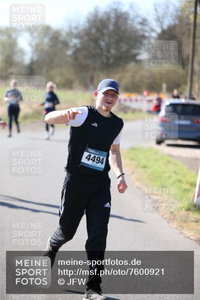 06.04.2025 - 44. Internationalen Wilhelmsburger Insellauf Jannik Wohlers http://msf.ph/oto/7600921 06.04.2025 10:43:20 Laufen 24, 4494 meine-sportfotos.de
